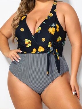 NWT Meet Curve Lemon Stripes Print Front Lining One Piece Swimsuit L